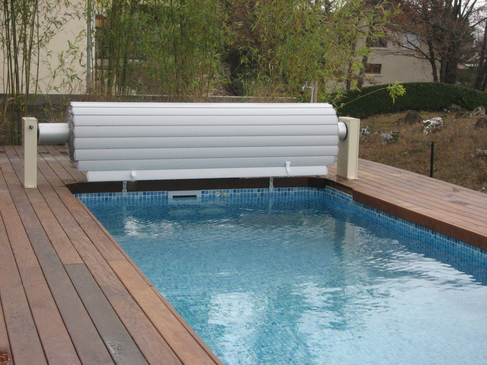 Persiana de enrolar "Mouv &amp; Roll" acima do solo para piscina Baleares